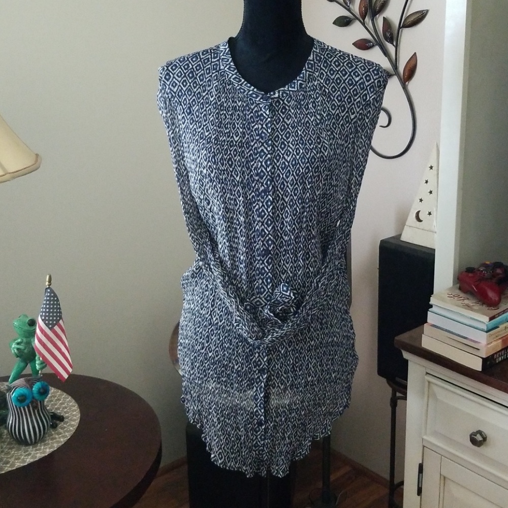 EUC -Semi-sheer Lucky Brand Ikat Blouse (XL)